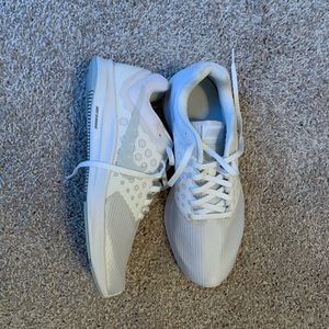 White Nike- 9.5